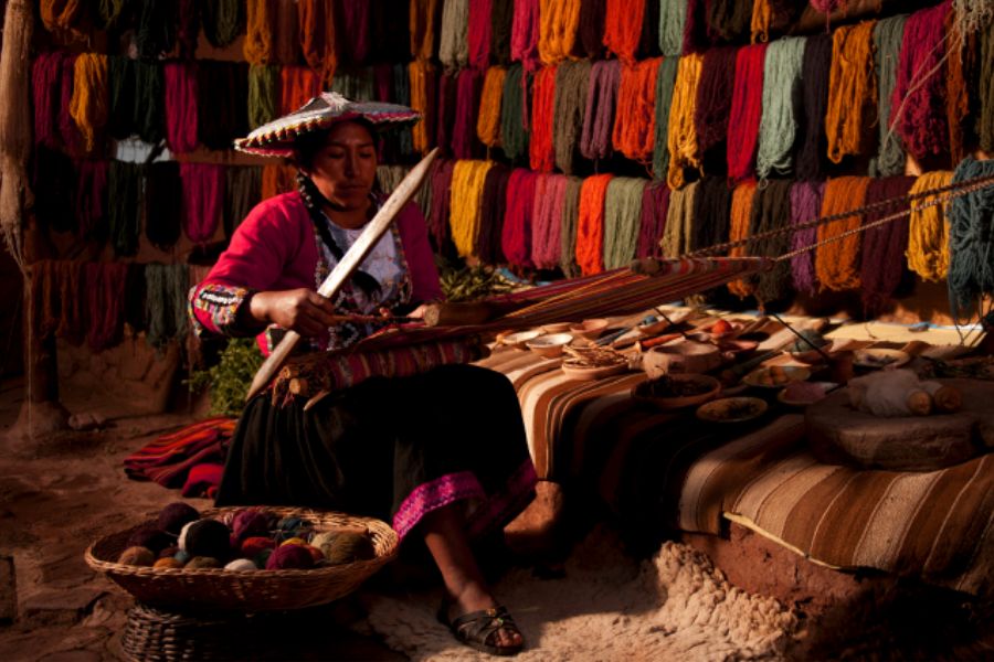 Tour Valle Sagrado tejedora de chinchero