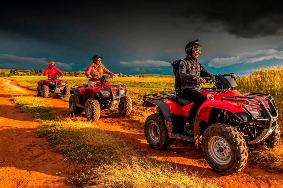 Tour Maras y Moray en Cuatrimotos Tour Maras y Moray en Cuatrimotos recorriendo los paisajes del Valle Sagrado de Cusco.
