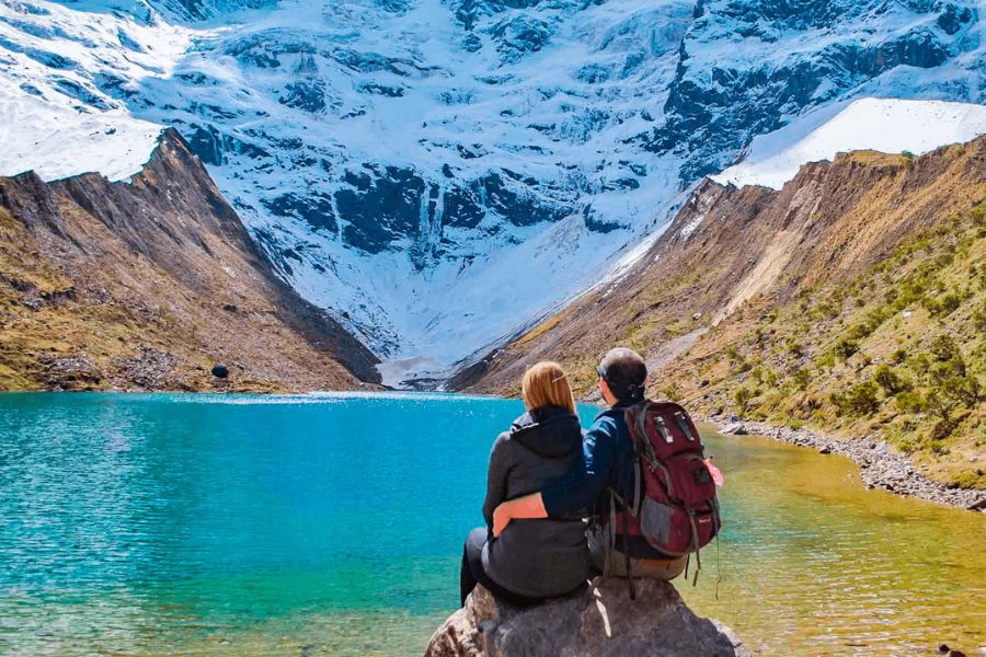 Tour Laguna Humantay lTour Laguna Humantay Full Day con vista panorámica de la laguna de aguas turquesas en Cusco.